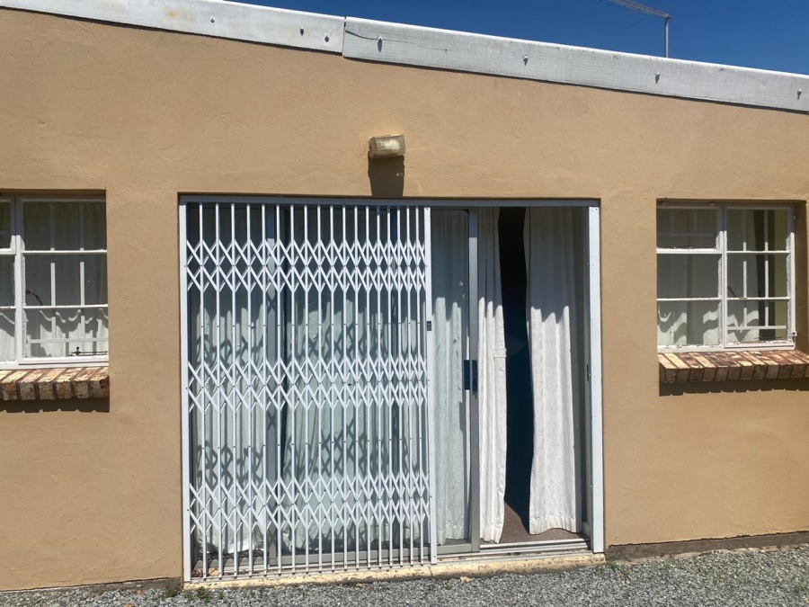 To Let 1 Bedroom Property for Rent in Top Town Eastern Cape
